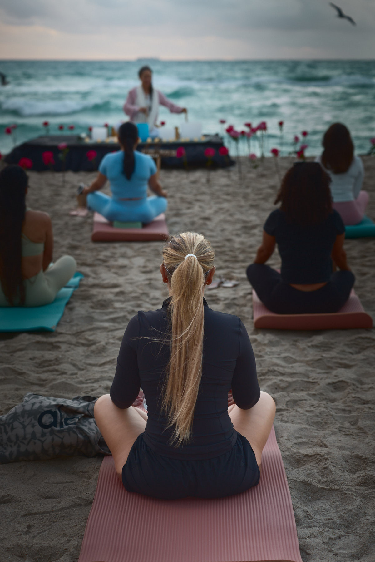 sunny-isles-beach-yoga-session-rose-cafe lifestyle-brand-storytelling-florida sunrise-event-photographer-sunny-isles