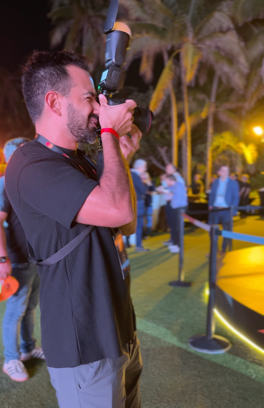 Advertising photographer Luis Cano capturing large-scale corporate events with a cinematic and brand-focused vision.