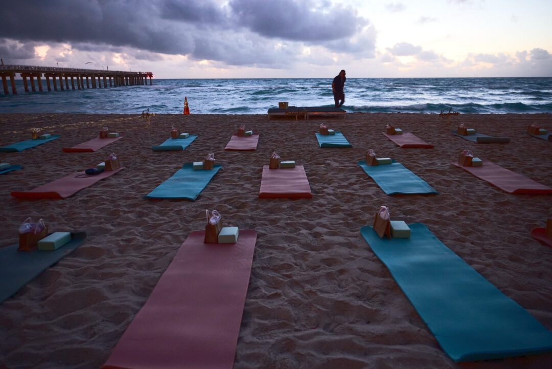 sunny-isles-beach-yoga-session-rose-cafe lifestyle-brand-storytelling-florida sunrise-event-photographer-sunny-isles