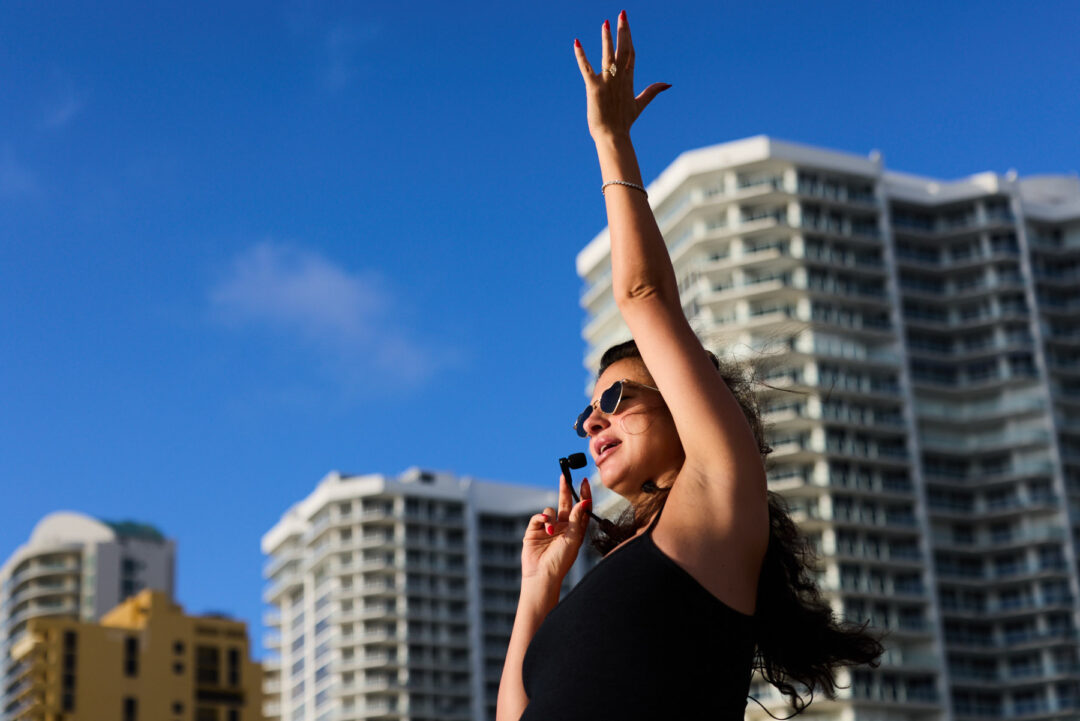 sunny-isles-beach-yoga-session-rose-cafe lifestyle-brand-storytelling-florida sunrise-event-photographer-sunny-isles