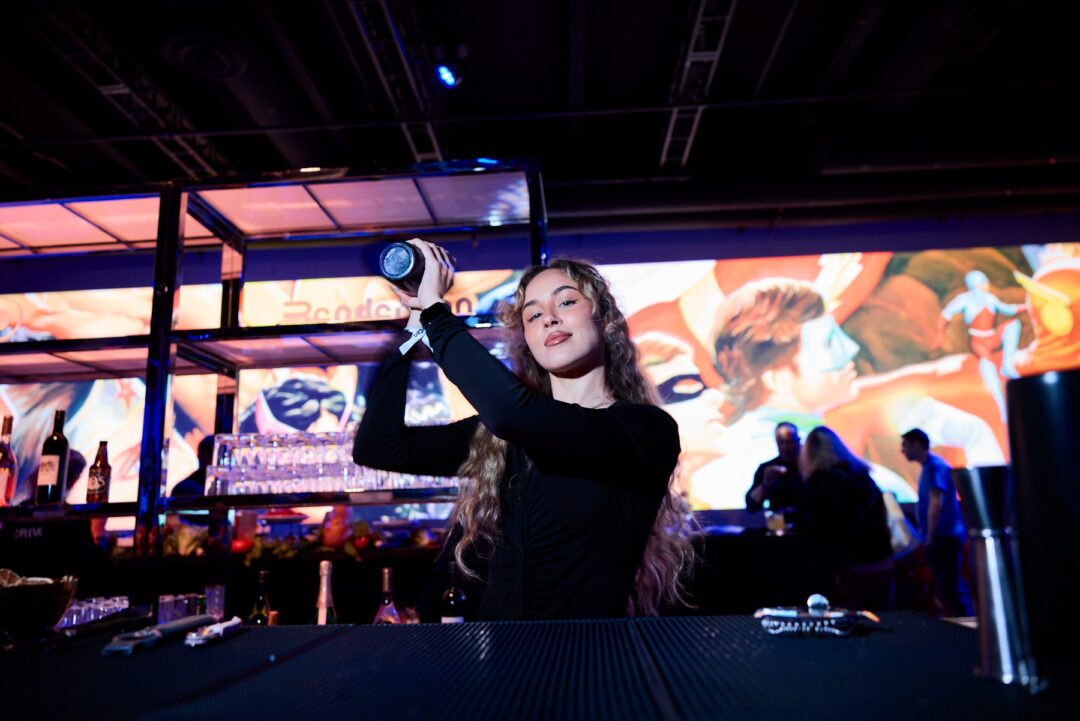 Comprehensive event photography coverage for RenderCon in Los Angeles, capturing keynote speakers, creative workshops, and high-level networking by commercial photographer Luis Cano. Action photography of live creative shows at RenderCon LA, showcasing expert low-light handling and technical precision.