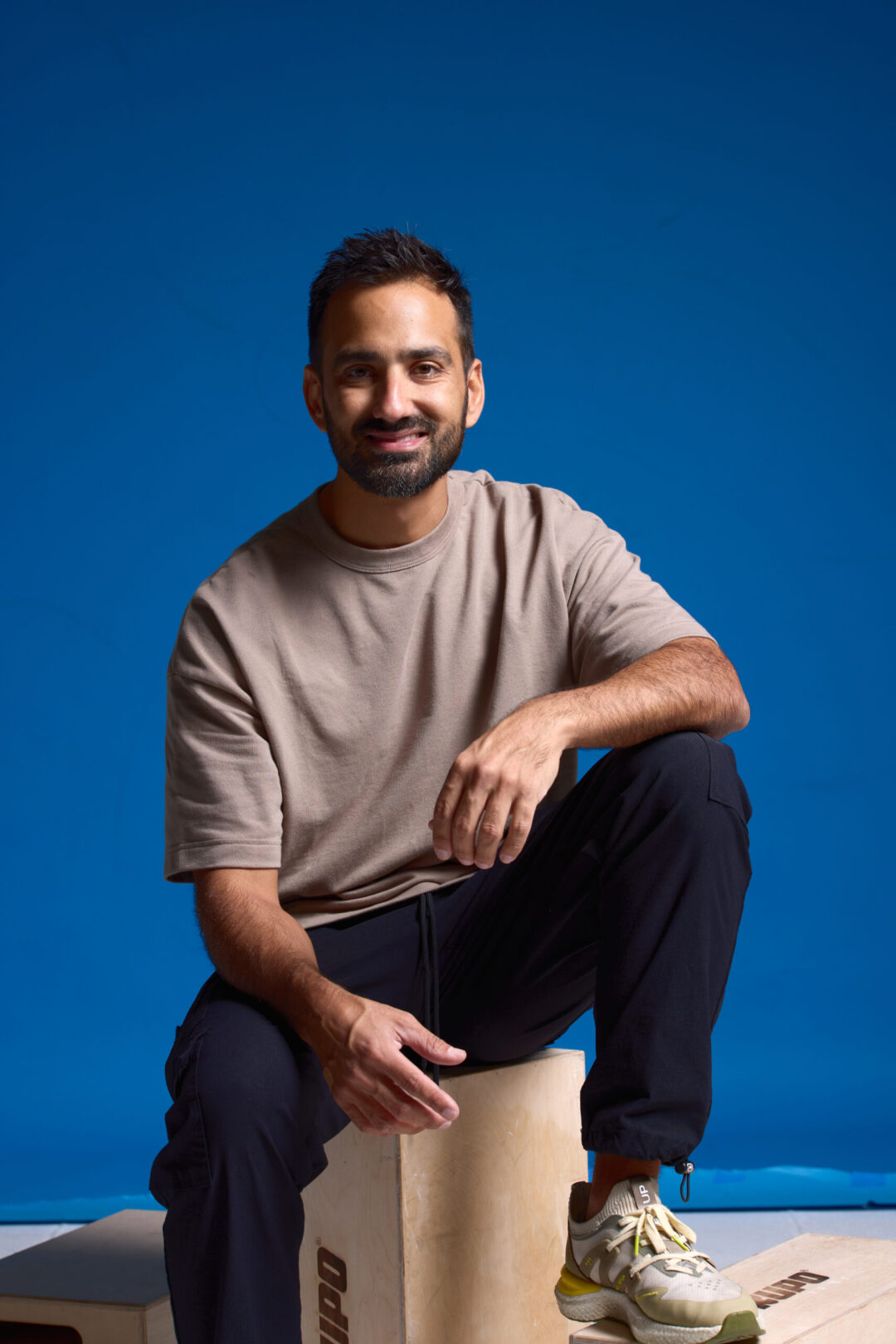 uis Cano leading a commercial advertising photoshoot with high-end lighting and professional art direction in Miami.