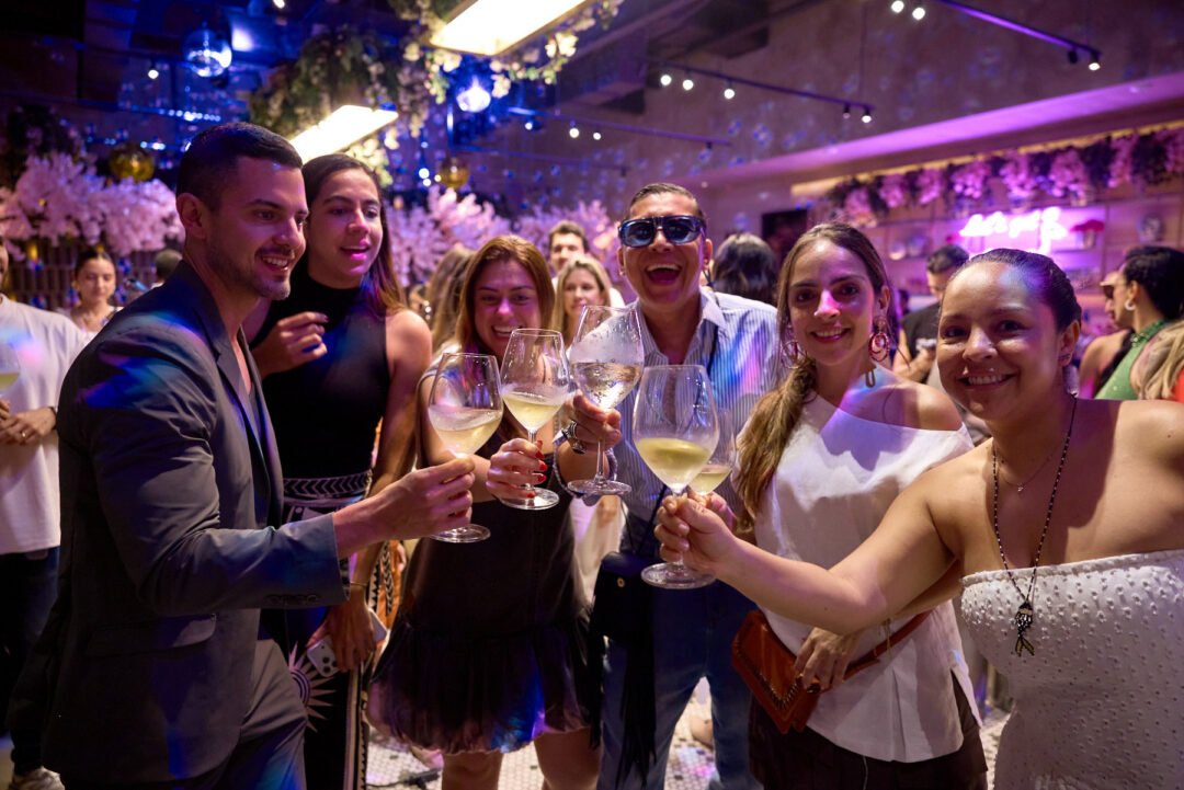 Comprehensive visual production for the 3rd edition of Colombiamoda in Miami. Complete multi-perspective coverage of runway shows, retail pop-ups, and luxury brand activations. Led by Luis Cano with a specialized multimedia crew.