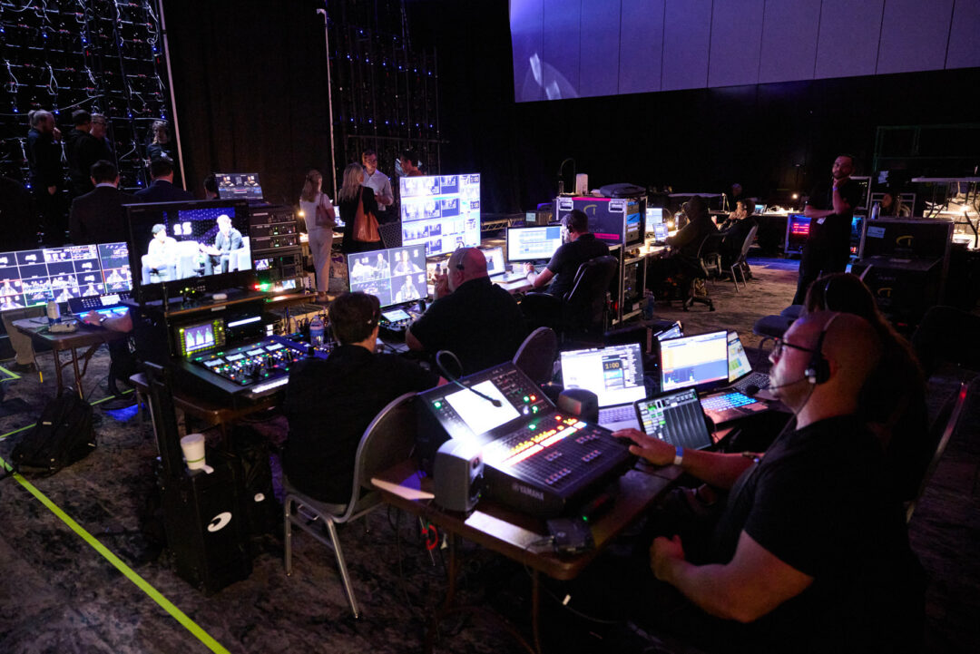 Comprehensive multi-day event photography for Solana Miami. High-speed digital tech workflow and real-time delivery by a professional team led by Luis Cano. Professional event photography for Solana Miami by Luis Cano and TAMZ Agency, featuring high-end tech branding, real-time digital tech workflow, and executive networking.