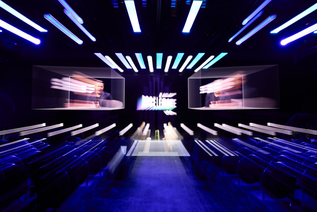 Comprehensive multi-day event photography for Solana Miami. High-speed digital tech workflow and real-time delivery by a professional team led by Luis Cano. Professional event photography for Solana Miami by Luis Cano and TAMZ Agency, featuring high-end tech branding, real-time digital tech workflow, and executive networking.