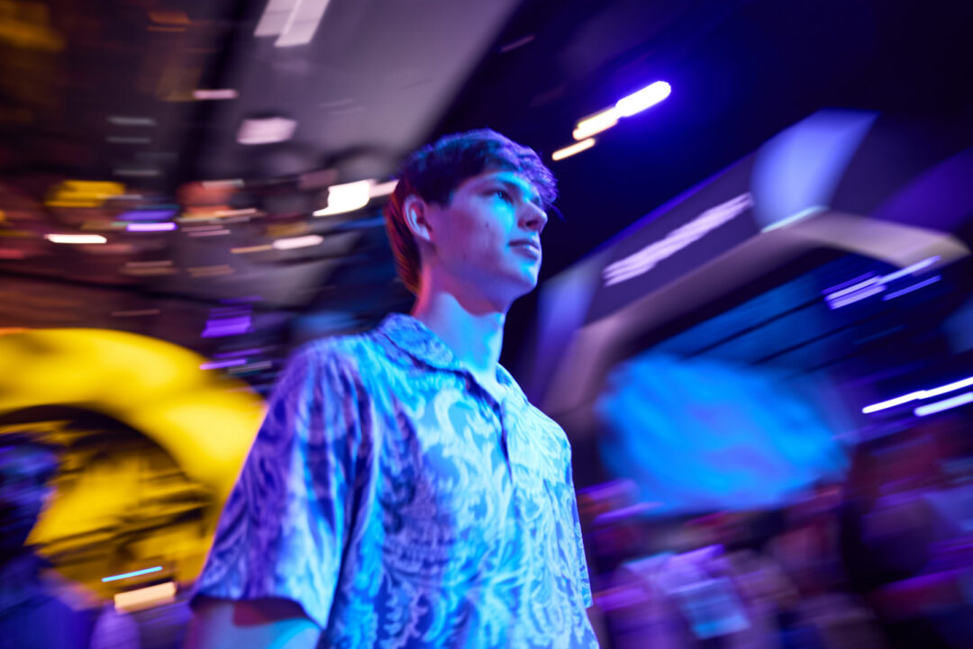 Comprehensive multi-day event photography for Solana Miami. High-speed digital tech workflow and real-time delivery by a professional team led by Luis Cano. Solana Miami branding and visual identity photography with vibrant blue lighting by Luis Cano.