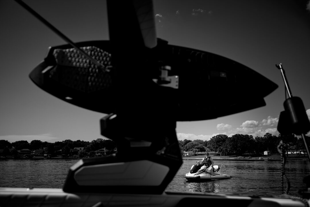 Action and documentary visual production for the Wake for Warriors (W4W) foundation. Capturing wounded veterans and their families experiencing therapeutic water sports, wakeboarding, and wake surfing as pathways to emotional and physical healing. Shot by Luis Cano. Documentary lifestyle photography showcasing veteran support, community connection, and therapeutic water sports by Luis Cano.
